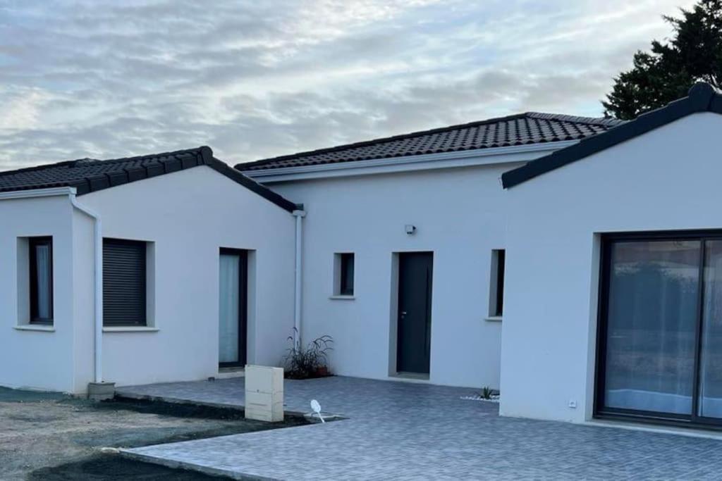 Maison Neuve De Standing 150 M2 Croix-Chapeau Bagian luar foto