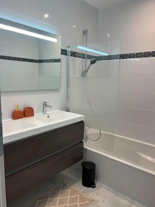 Maison Neuve De Standing 150 M2 Croix-Chapeau Bagian luar foto